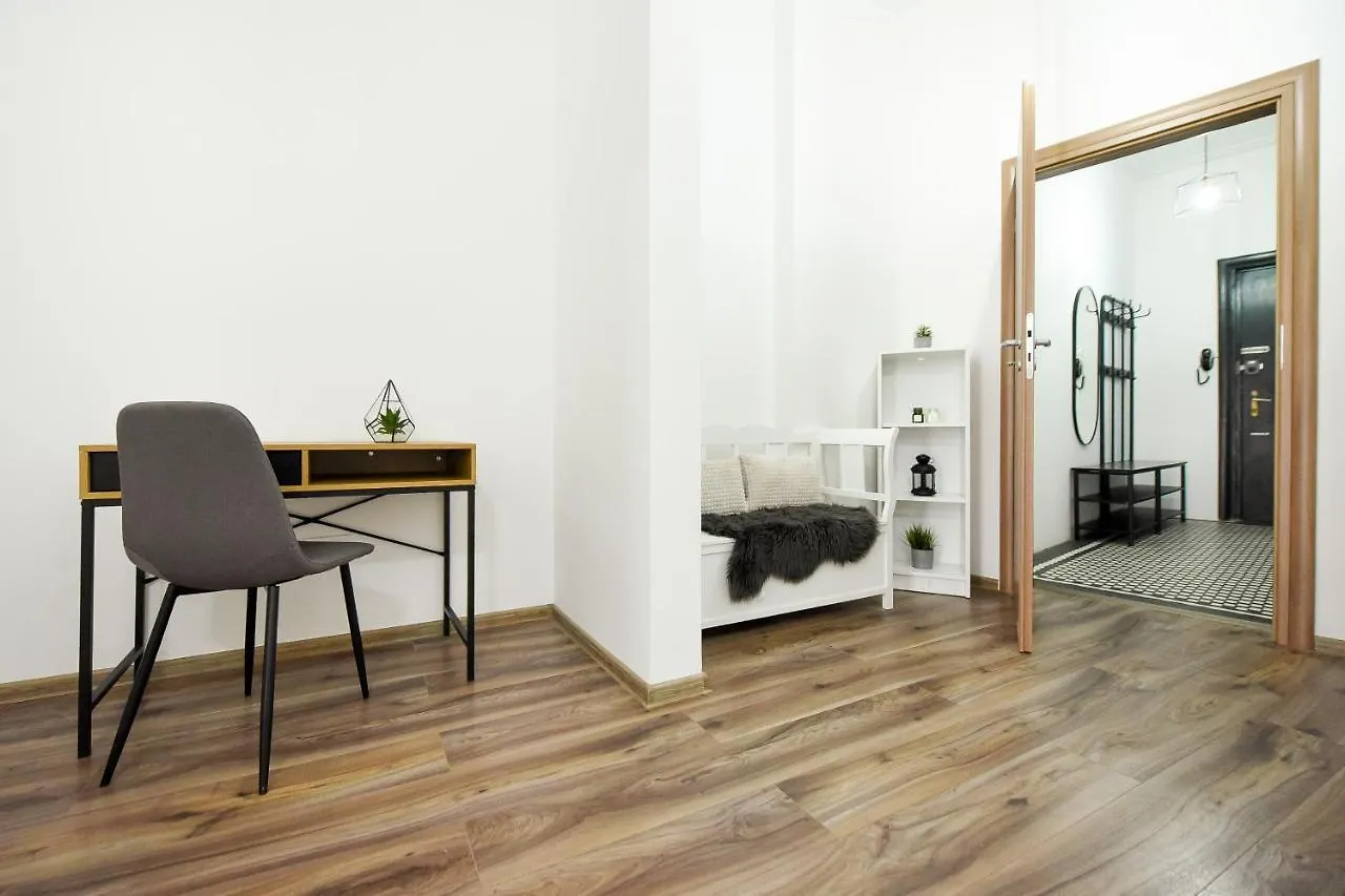 Simple Yet Stylish. Piata Revolutiei Apartment 布加勒斯特 罗马尼亚