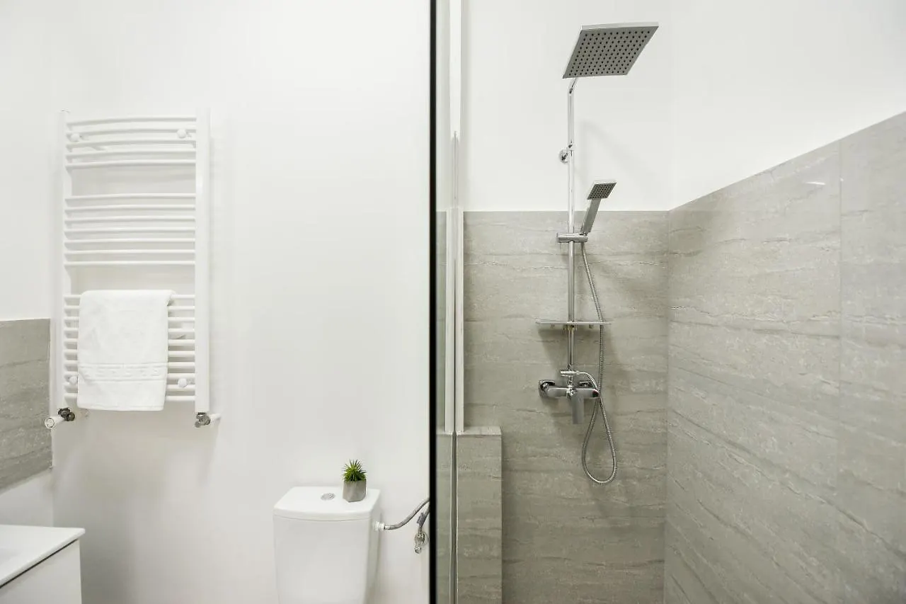 Simple Yet Stylish. Piata Revolutiei Apartment 布加勒斯特 罗马尼亚