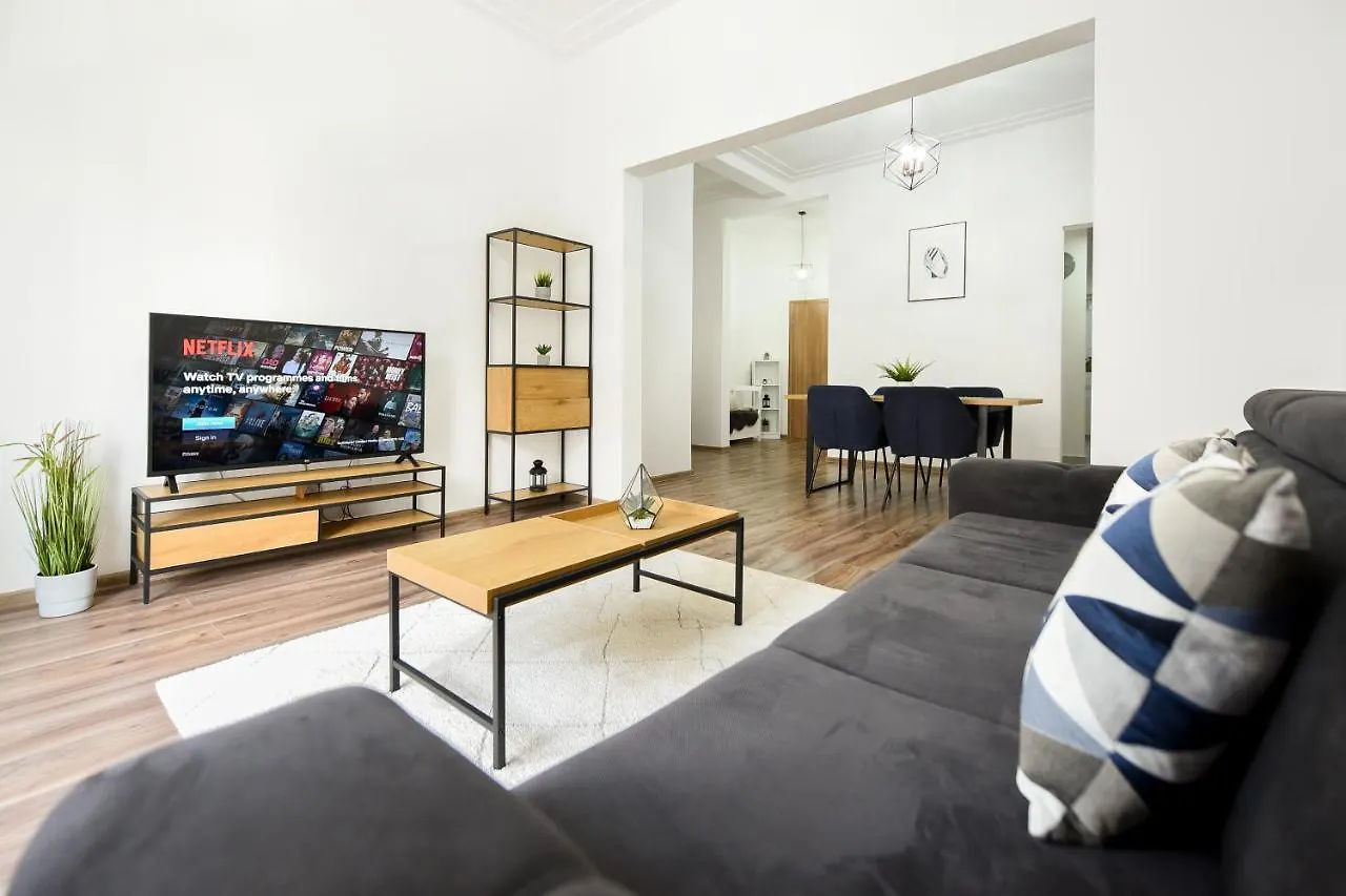 Simple Yet Stylish. Piata Revolutiei Apartment 布加勒斯特 0*,